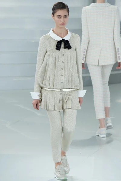 Look 29